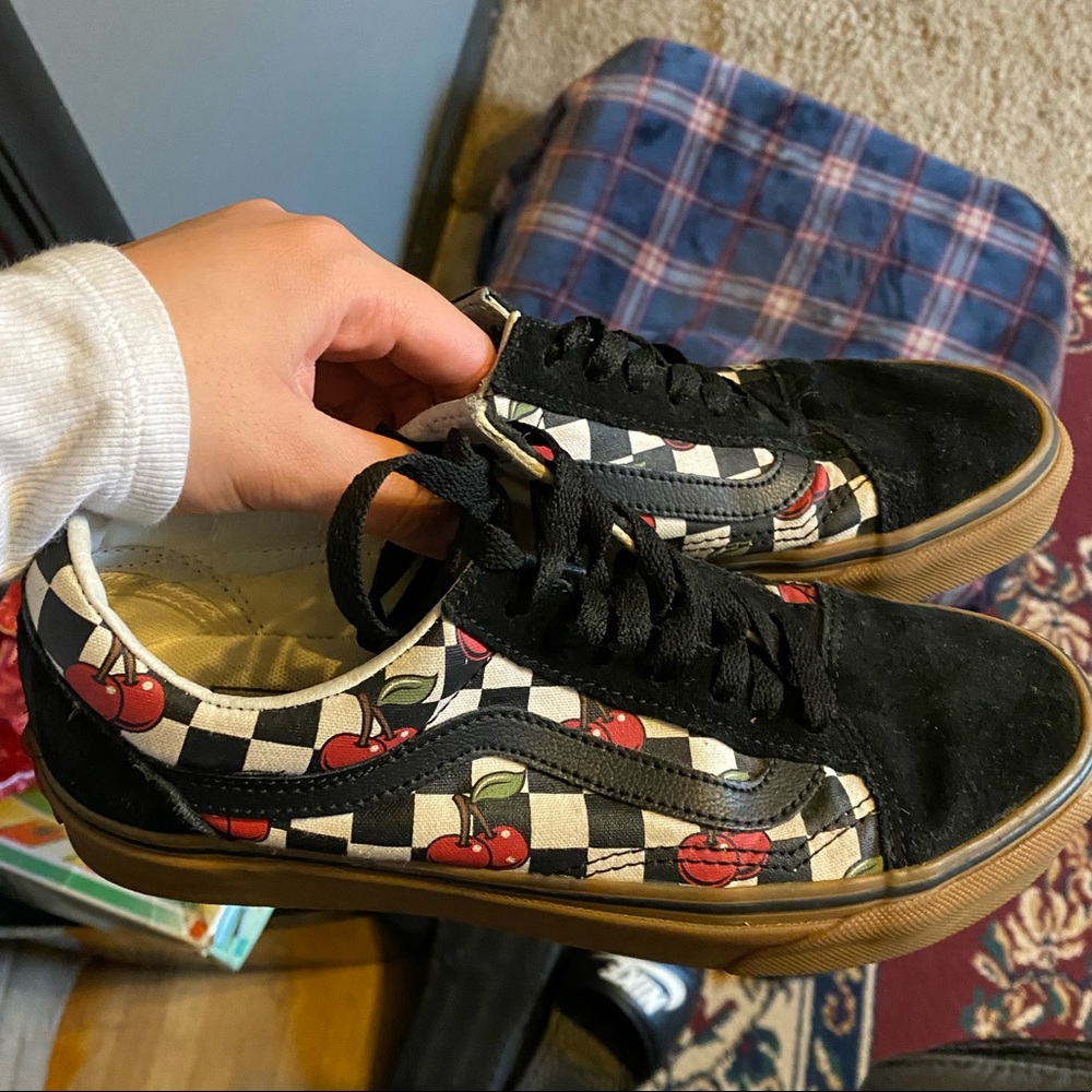 Cherry low top checkered vans